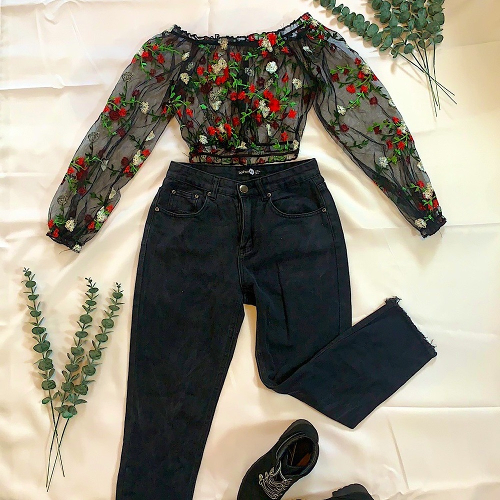★ Boohoo Sheer Lace Top ★